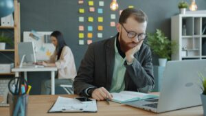 Pourquoi les employés ne terminent-ils pas leurs formations à la conformité ?